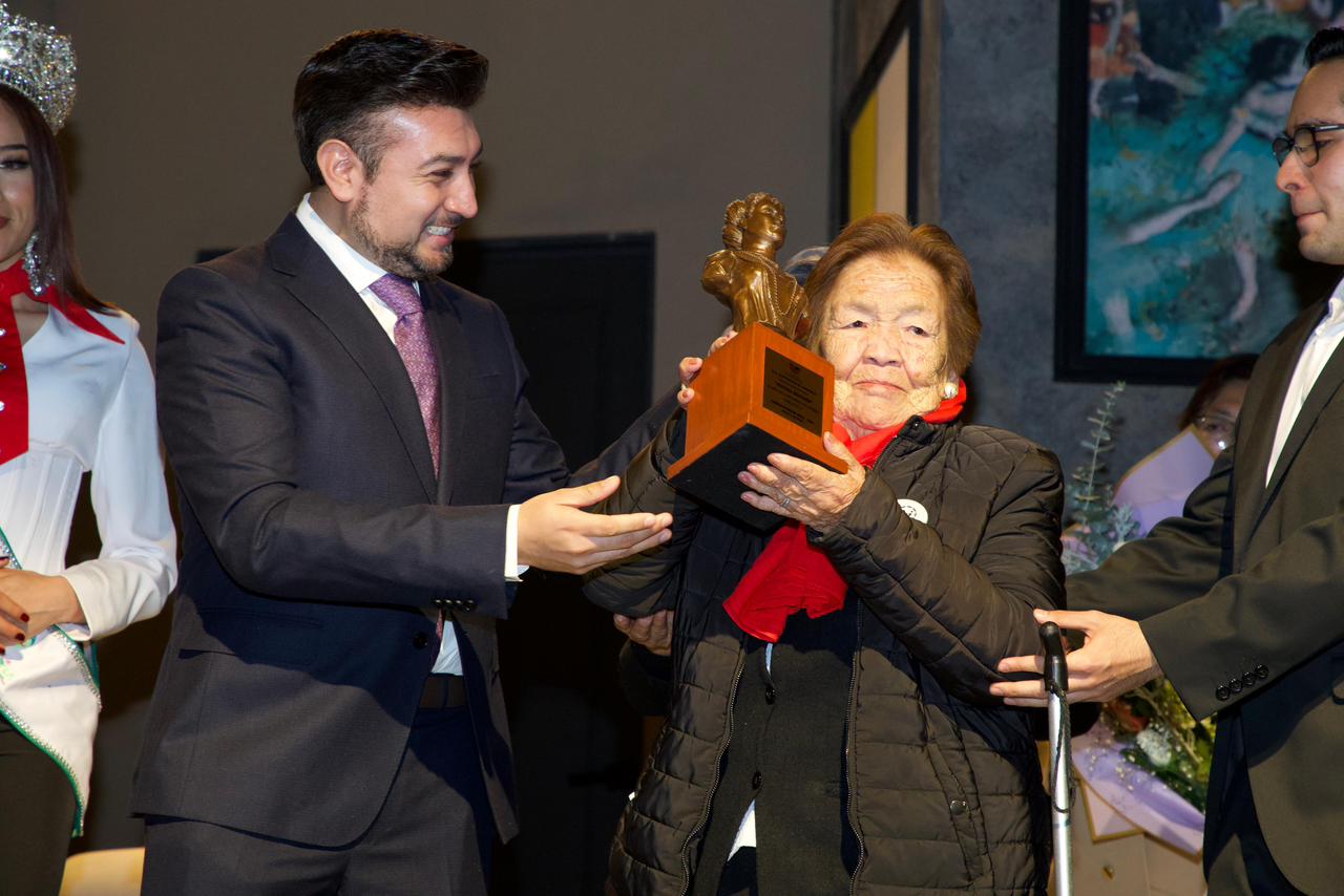 Micaela Rodríguez Rivera ‘Chatita’ es reconocida con la presea Paulina Maraver 2026